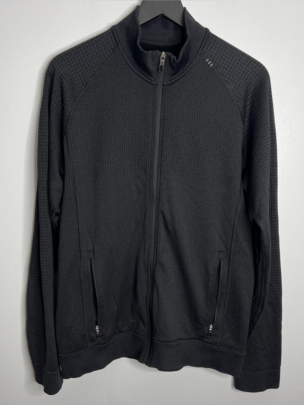 Lululemon Engineered Warmth Jacket Mens Large Black Full Zip LM3BPUS
